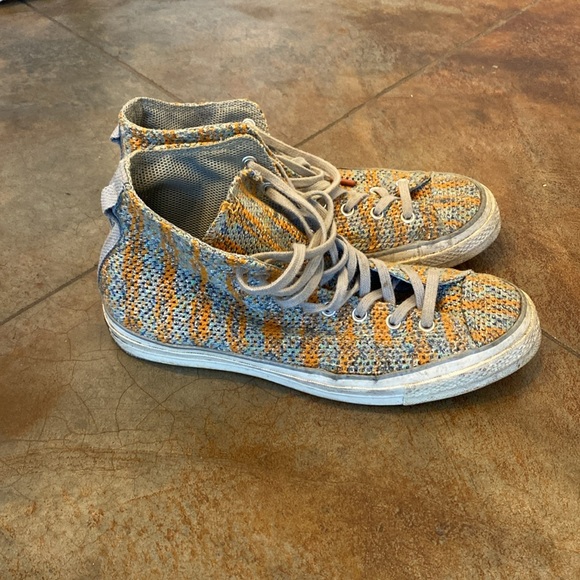 Limited Ed. Converse - Picture 4 of 5